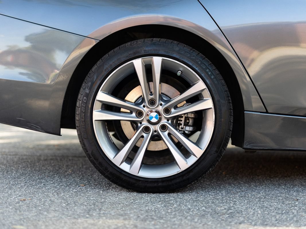 Used 2017 BMW 330i Sedan RWD image 14