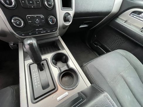 Used 2017 Ford Expedition EL XLT image 19