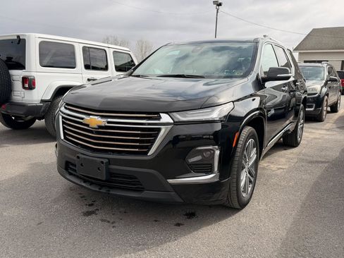 Used 2023 Chevrolet Traverse High Country image 1