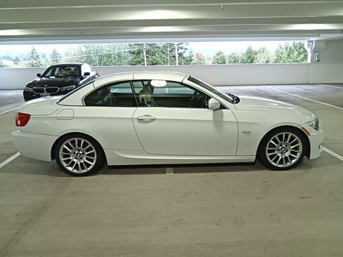 Used 2012 BMW 328i Convertible RWD image 4