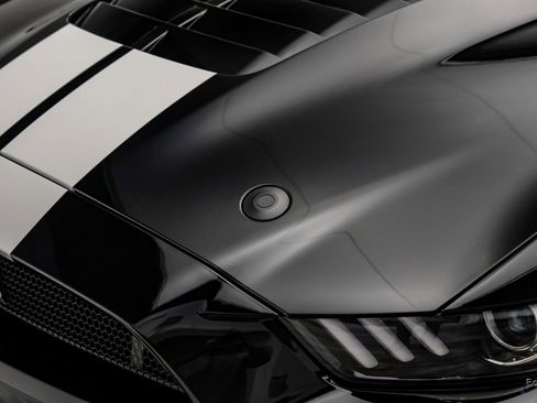 Used 2021 Ford Mustang Shelby GT500 w/ Carbon Fiber Track Pack image 38