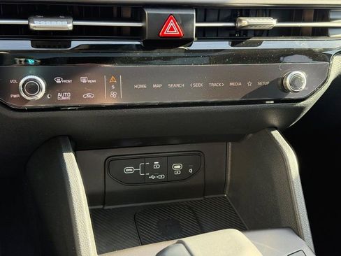 New 2026 Kia Sportage SX image 13