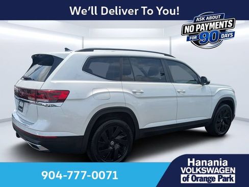 Used 2026 Volkswagen Atlas SE FWD image 3