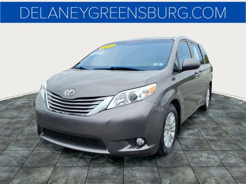 Used 2016 Toyota Sienna XLE FWD image 7