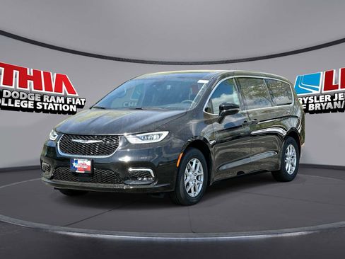 New 2026 Chrysler Pacifica Select image 1