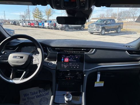 New 2026 Jeep Grand Cherokee Laredo X AWD/4WD image 3