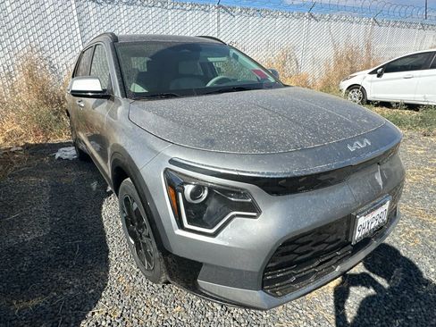Used 2023 Kia Niro Wind FWD image 2