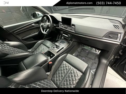 Used 2020 Audi SQ5 Premium Plus w/ Premium Plus Package image 19