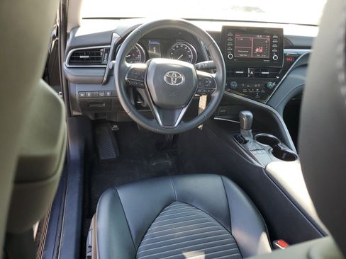 Used 2024 Toyota Camry SE image 10