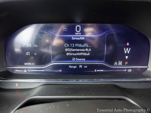 Used 2024 Chevrolet Suburban RST w/ Luxury Package image 23