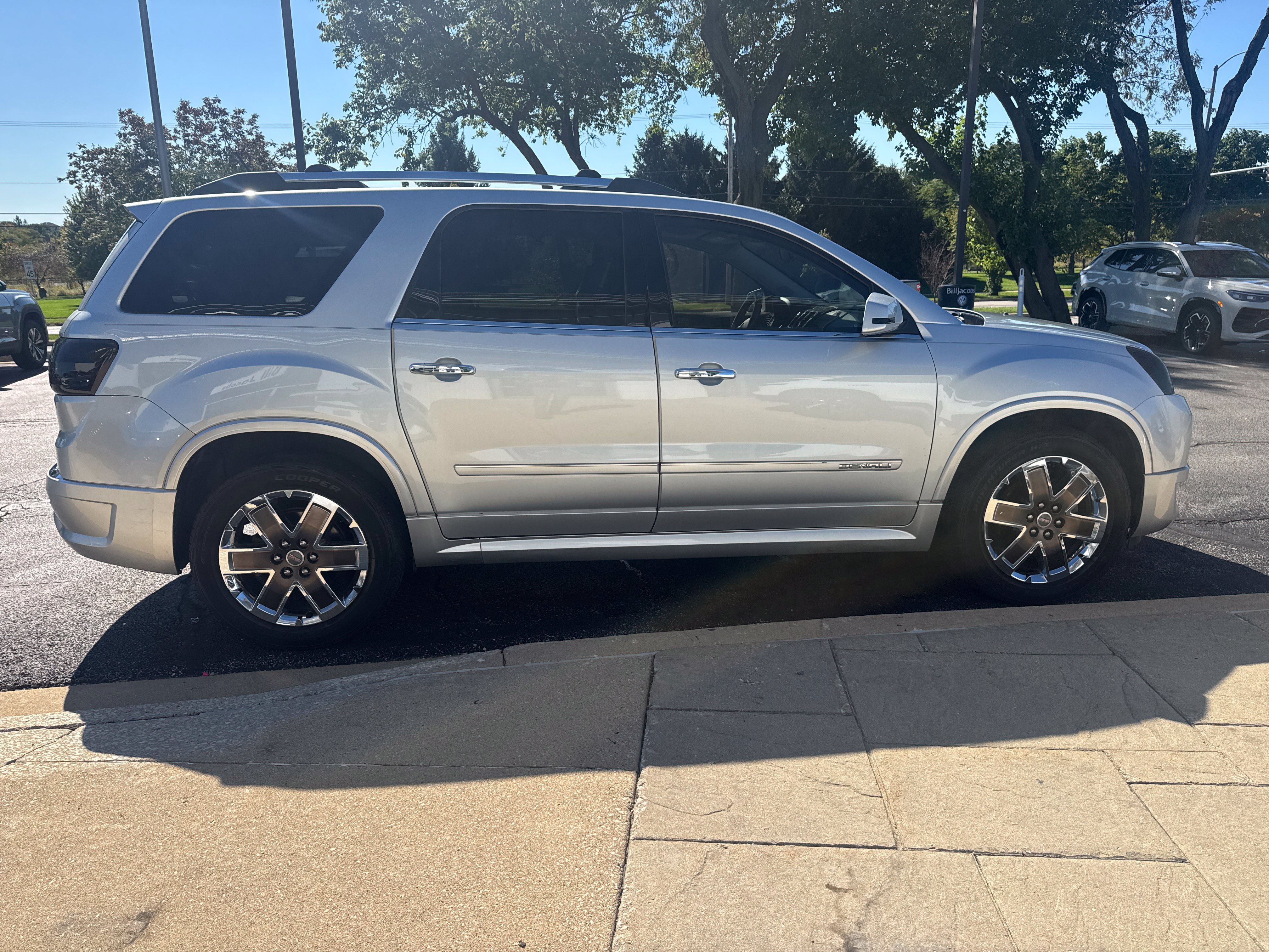 Used 2012 GMC Acadia Denali FWD image 7