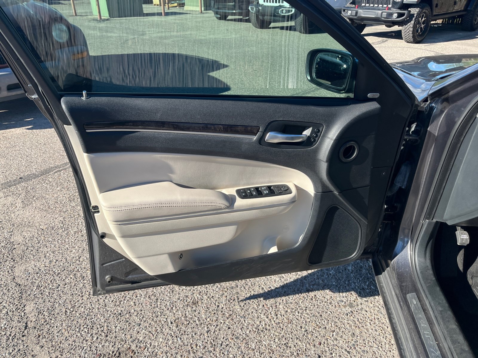 Used 2019 Chrysler 300 Limited w/ Safetytec Plus Group RWD image 13