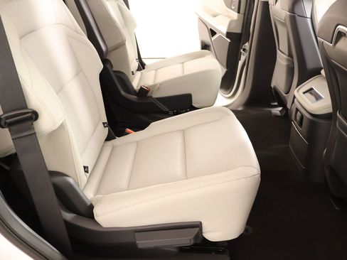 New 2026 Lincoln Navigator Premiere AWD/4WD image 16