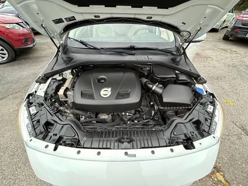 Used 2015 Volvo V60 T5 Premier image 16
