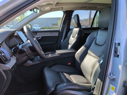 Used 2025 Volvo XC90 B5 Ultra w/ Protection Package Premier image 16