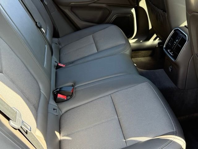Used 2023 Porsche Macan AWD/4WD image 21