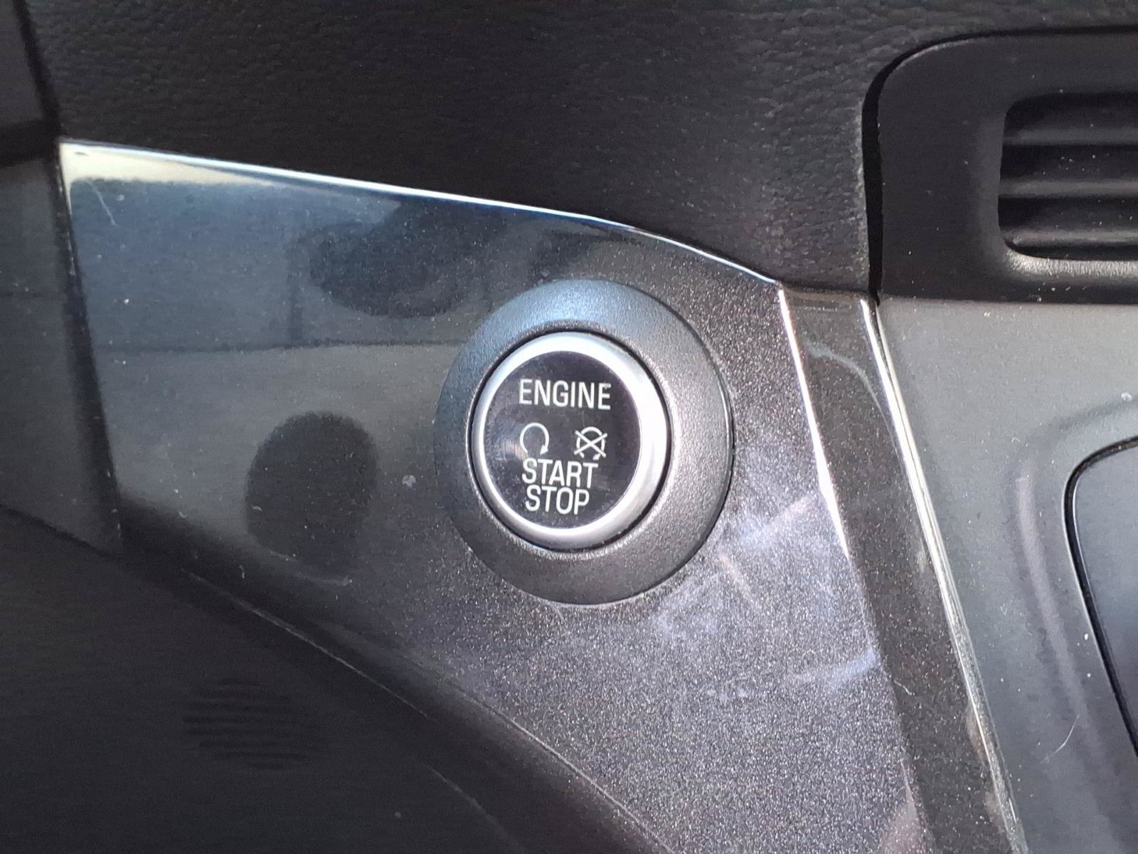 Used 2017 Ford Escape Titanium w/ Equipment Group 301A AWD/4WD image 22