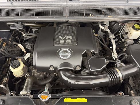 Used 2011 Nissan Titan SV w/ SV Premium Utility Pkg AWD/4WD image 12
