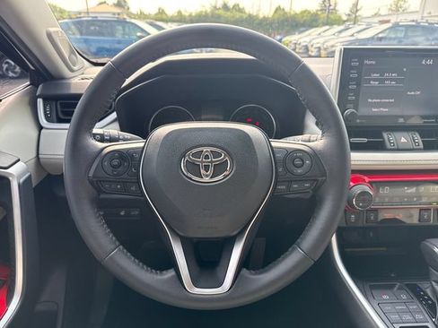 Used 2021 Toyota RAV4 XLE Premium AWD/4WD image 18