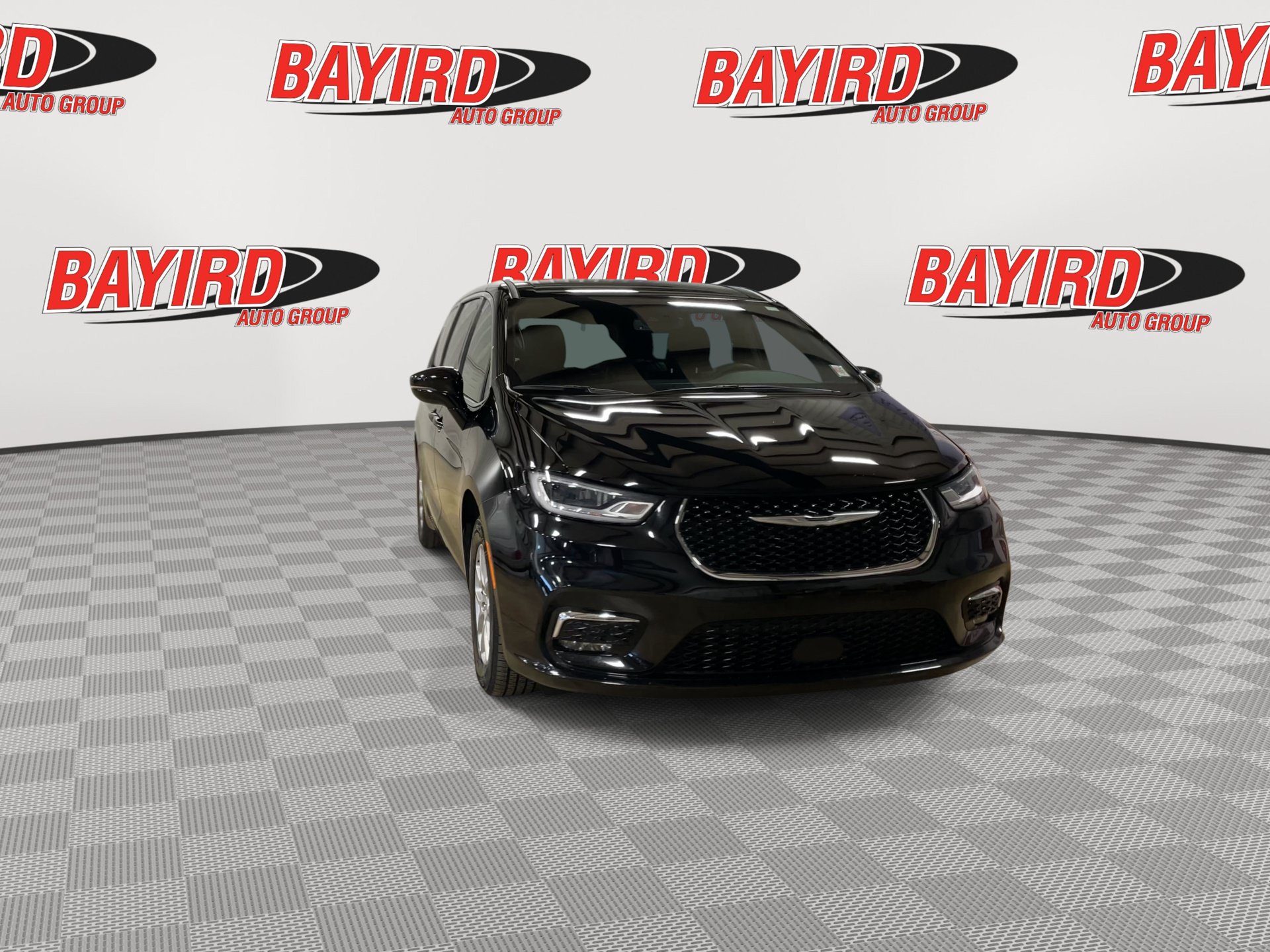 Used 2026 Chrysler Pacifica Select FWD image 3