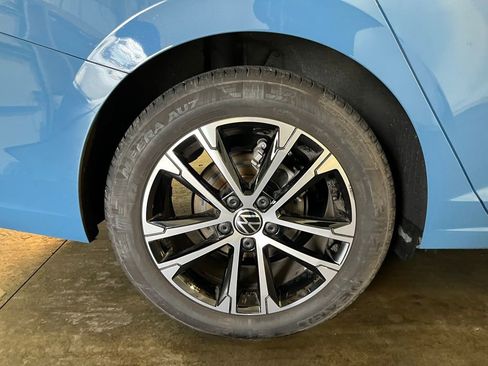 Certified 2025 Volkswagen Jetta Sport FWD image 32