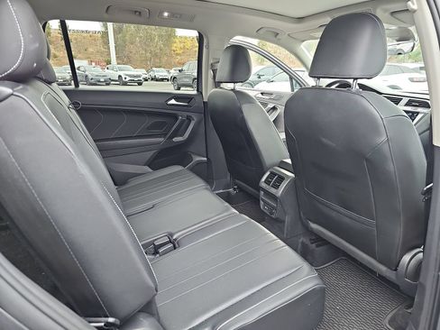 Used 2023 Volkswagen Tiguan SE FWD image 14