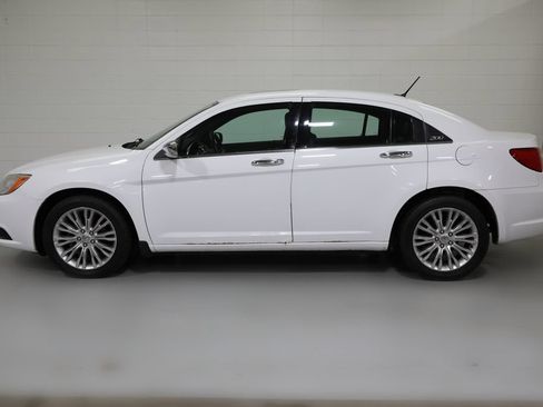 Used 2012 Chrysler 200 Limited FWD image 12