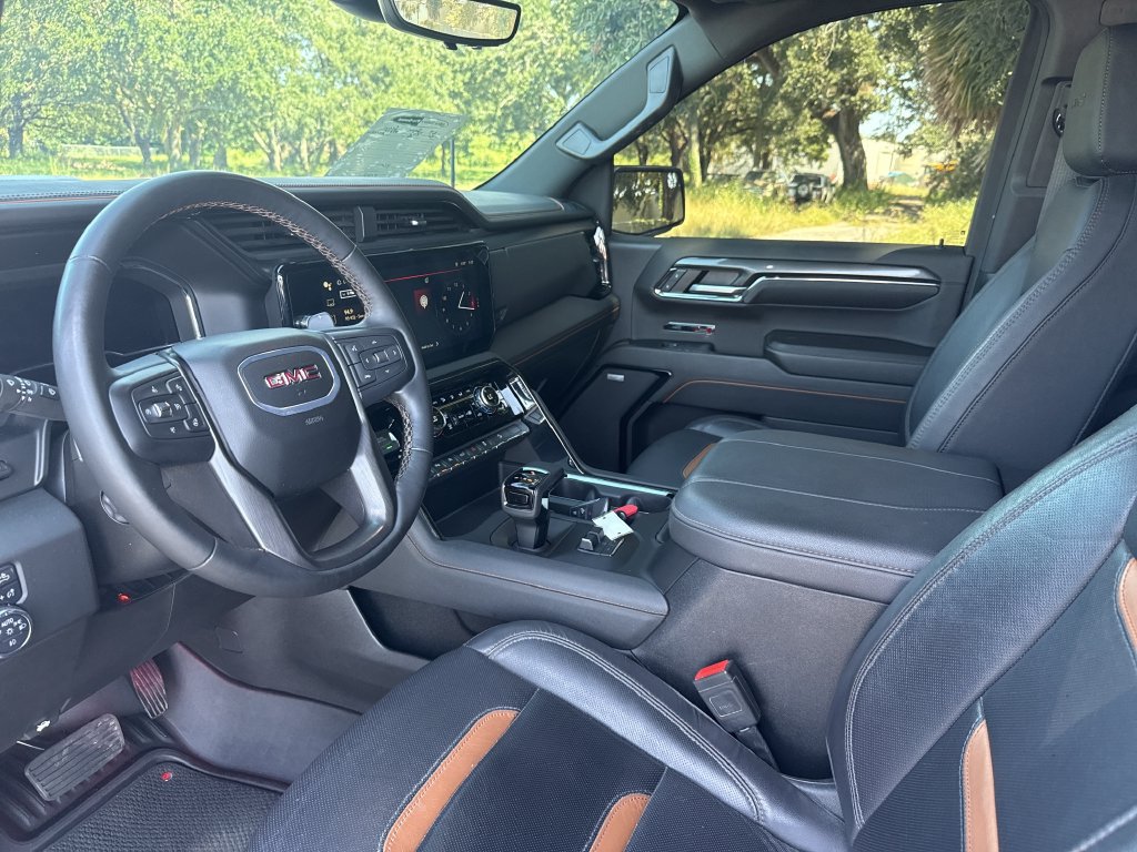 Used 2024 GMC Sierra 1500 AT4 w/ Technology Package AWD/4WD image 10