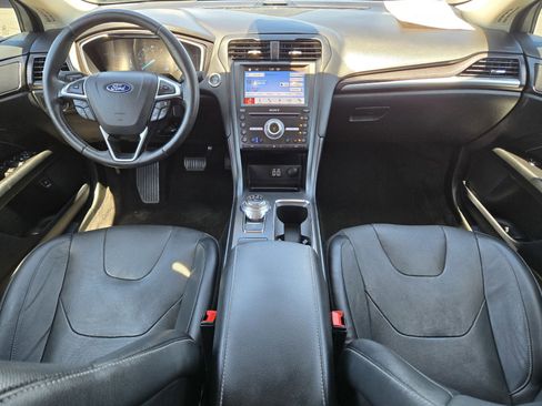 Used 2019 Ford Fusion Titanium FWD image 12