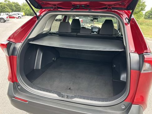 Used 2019 Toyota RAV4 LE w/ All Weather Liner Package AWD/4WD image 16