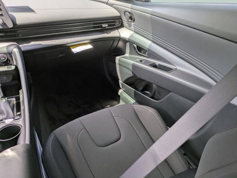 New 2025 Hyundai Elantra Sport FWD image 18