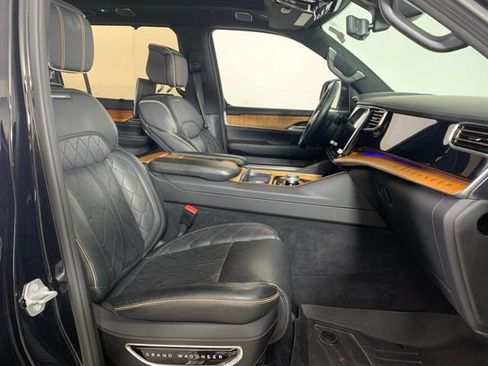 Used 2022 Jeep Grand Wagoneer Series III w/ Rear Seat Video Group 1 AWD/4WD image 25
