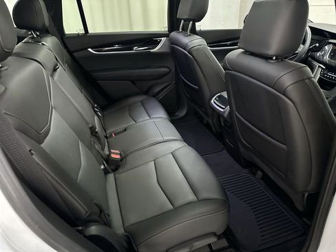 Certified 2025 Cadillac XT6 Premium Luxury AWD/4WD image 17