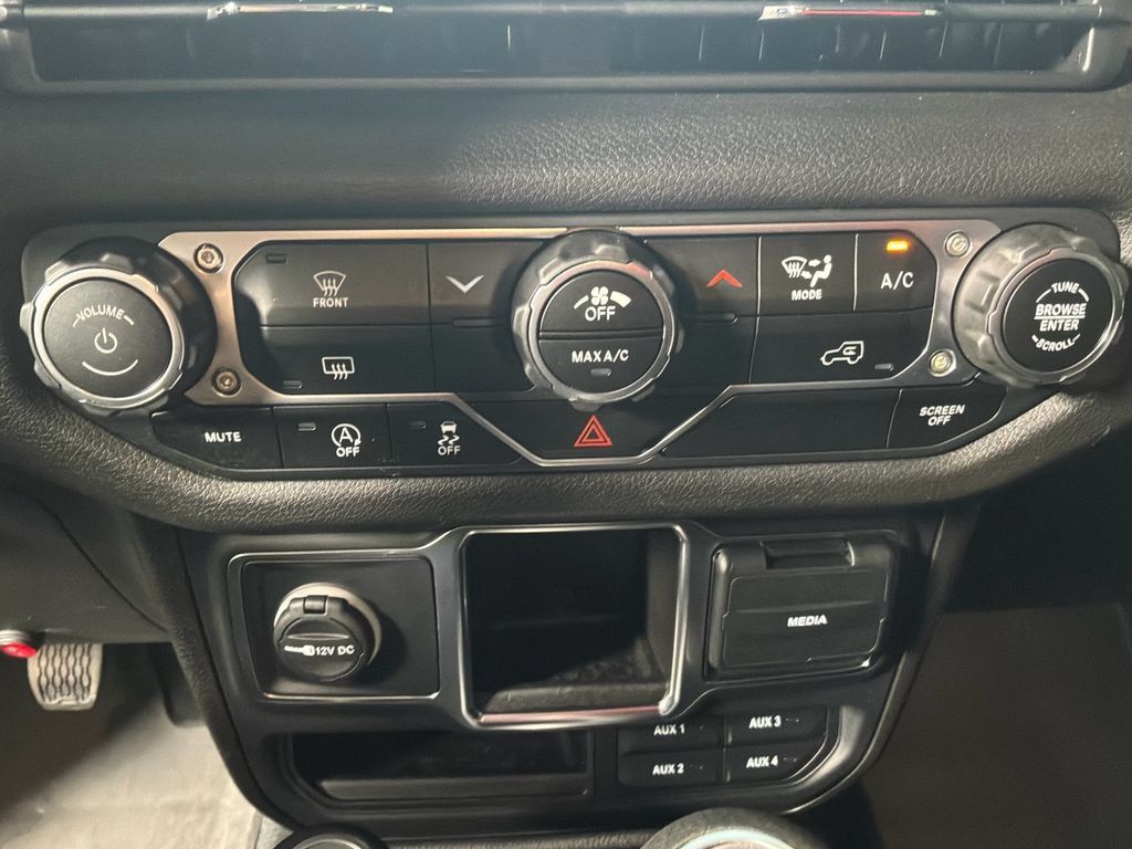Used 2024 Jeep Wrangler Sport AWD/4WD image 29
