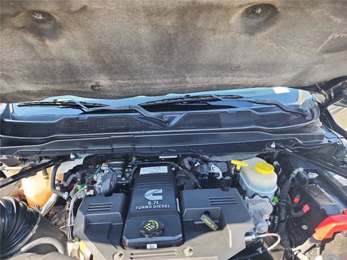 Used 2023 RAM 3500 Laramie image 15