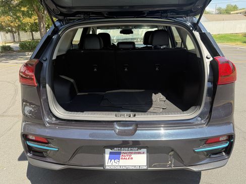 Used 2022 Kia Niro EX w/ Cold Weather Package FWD image 19