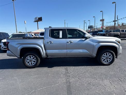 Used 2024 Toyota Tacoma SR5 image 8