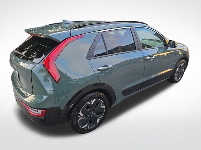 Used 2023 Kia Niro Wave w/ Wave Preserve Package FWD image 2