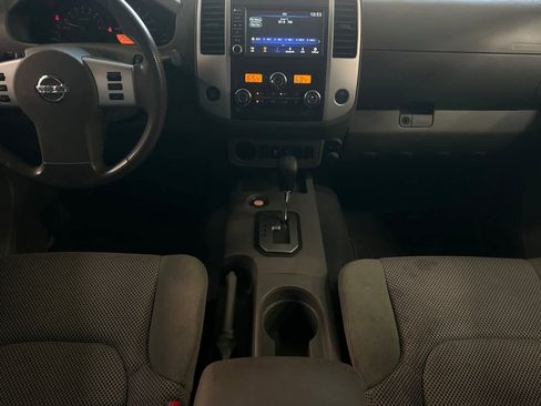 Used 2020 Nissan Frontier SV image 4