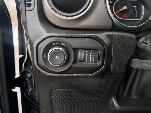 Used 2022 Jeep Wrangler Sport S image 21