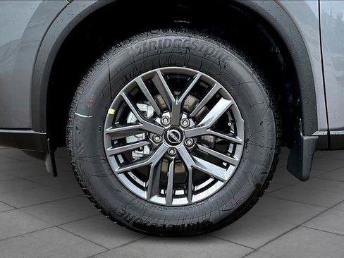 Used 2025 Nissan Rogue S FWD image 9