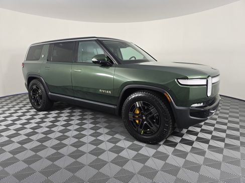 Used 2023 Rivian R1S Adventure image 7