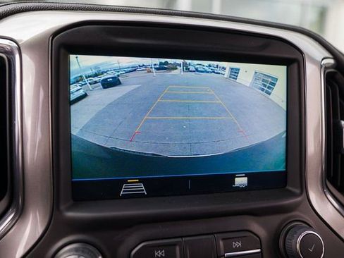 Used 2021 Chevrolet Silverado 1500 LT image 24