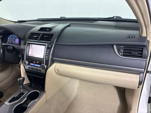 Used 2012 Toyota Camry LE image 29