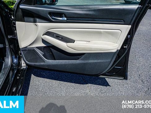 Used 2025 Nissan Altima 2.5 SV FWD image 48