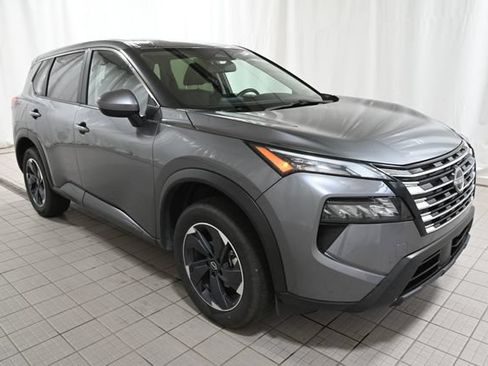 Used 2025 Nissan Rogue SV AWD/4WD image 16