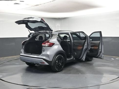 Used 2021 Nissan Kicks SR FWD image 48