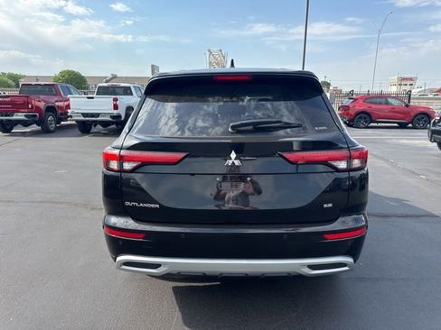 Used 2024 Mitsubishi Outlander AWD image 3