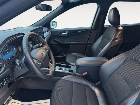 Used 2024 Ford Escape ST-Line Select w/ Tech Pack #2 image 9