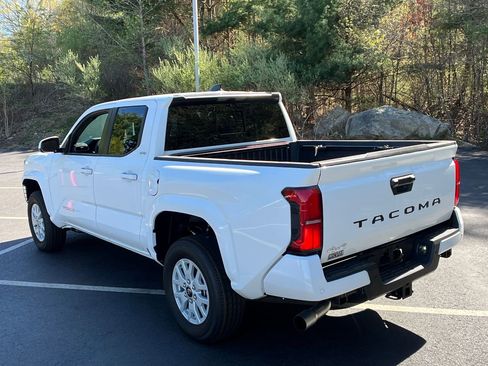 New 2025 Toyota Tacoma SR5 AWD/4WD image 3